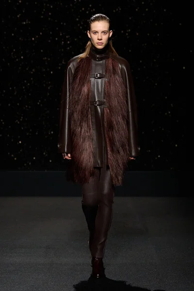 Look 24